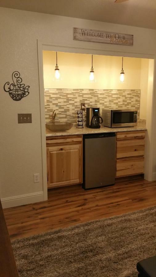 Deluxe Queen Suite