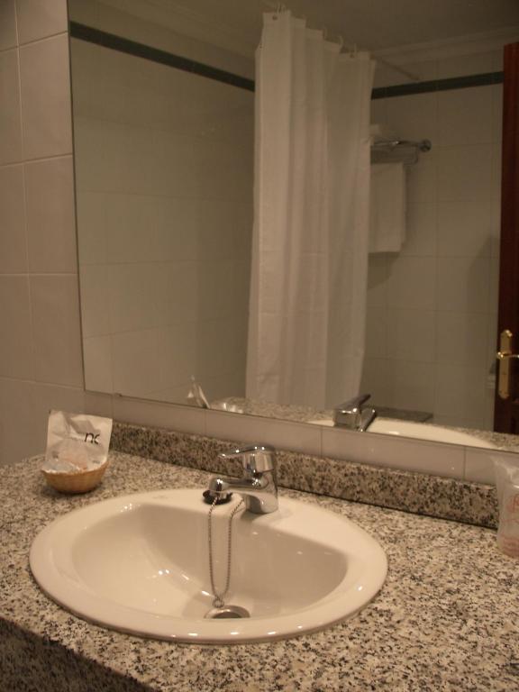 Twin or Double Room Sea View,703993174:JPEG