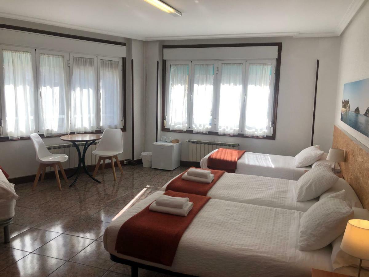 Vierpersoonskamer met Eigen Externe Badkamer