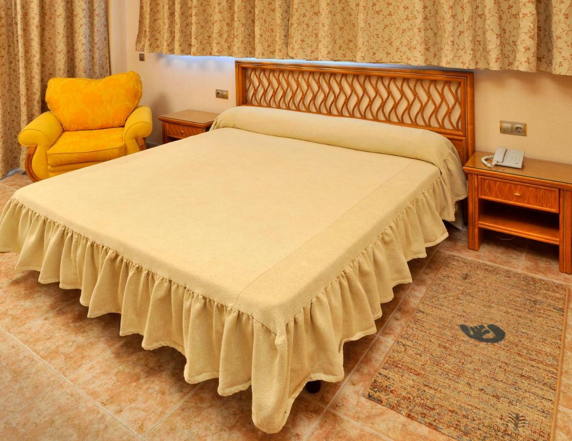 Deluxe Suite,886487860:JPEG