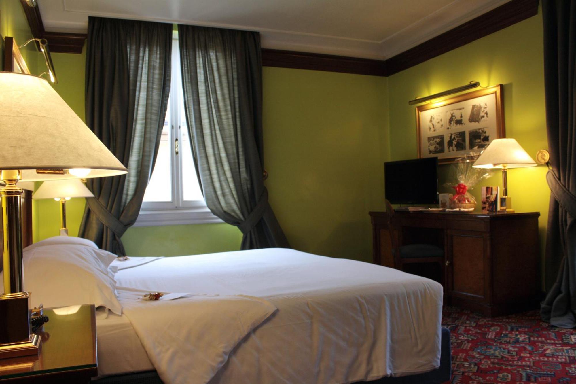 Deluxe Double Room,284125333:JPEG