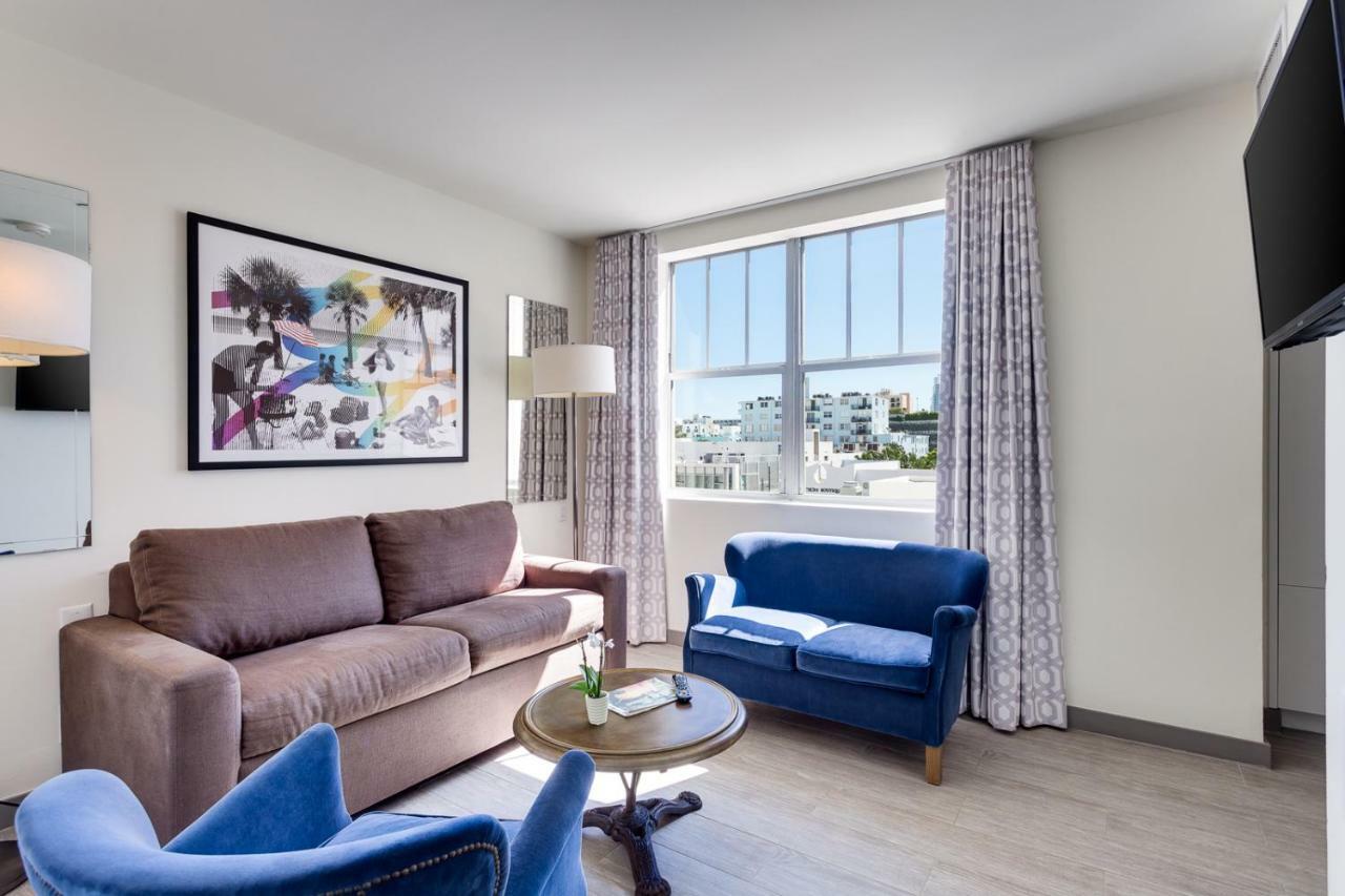 Suite met 1 Slaapkamer en Uitzicht op het Zwembad