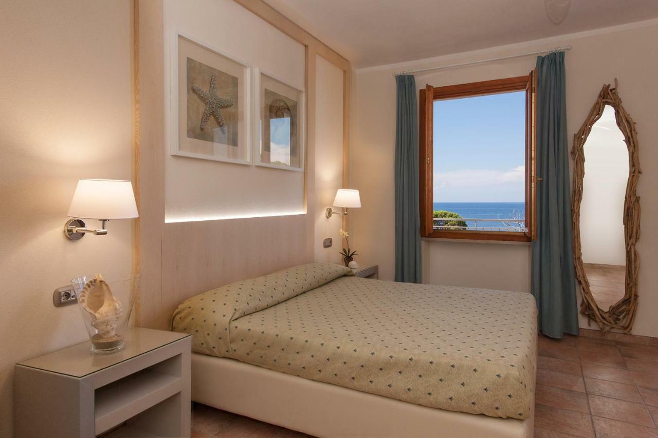 Dreibettzimmer mit Meerblick