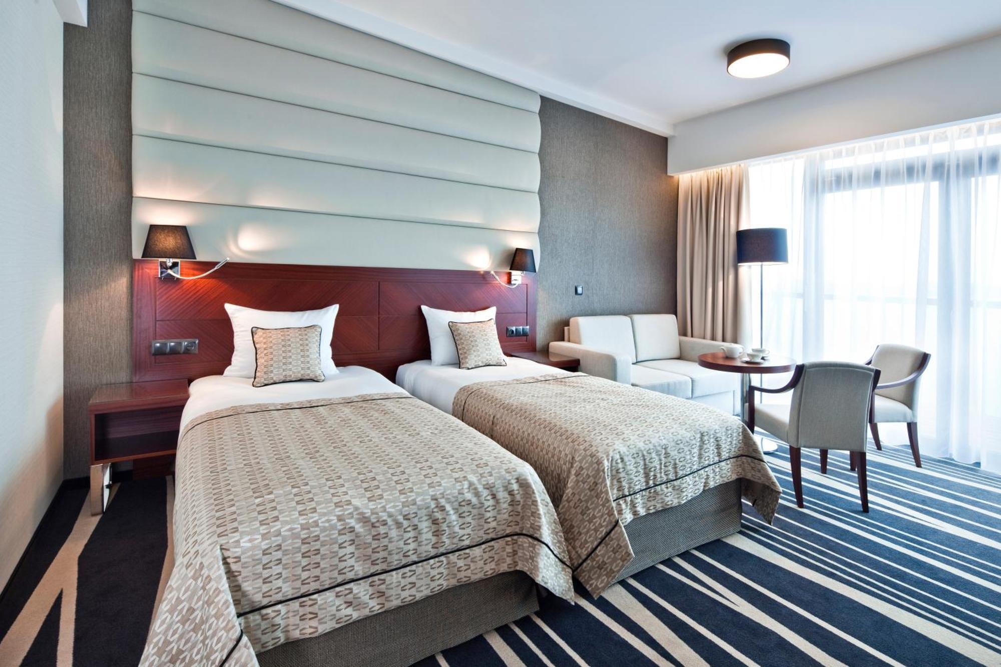 Superior Twin Room with Lake View