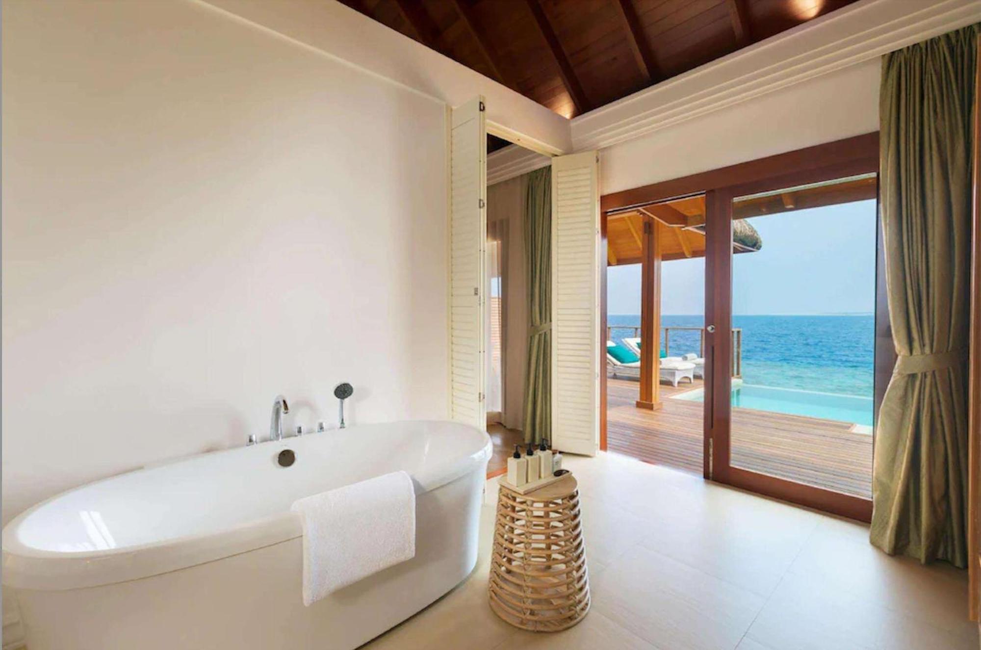 Waterfront Pool Villa 150sqm Butler Service Direct reef access