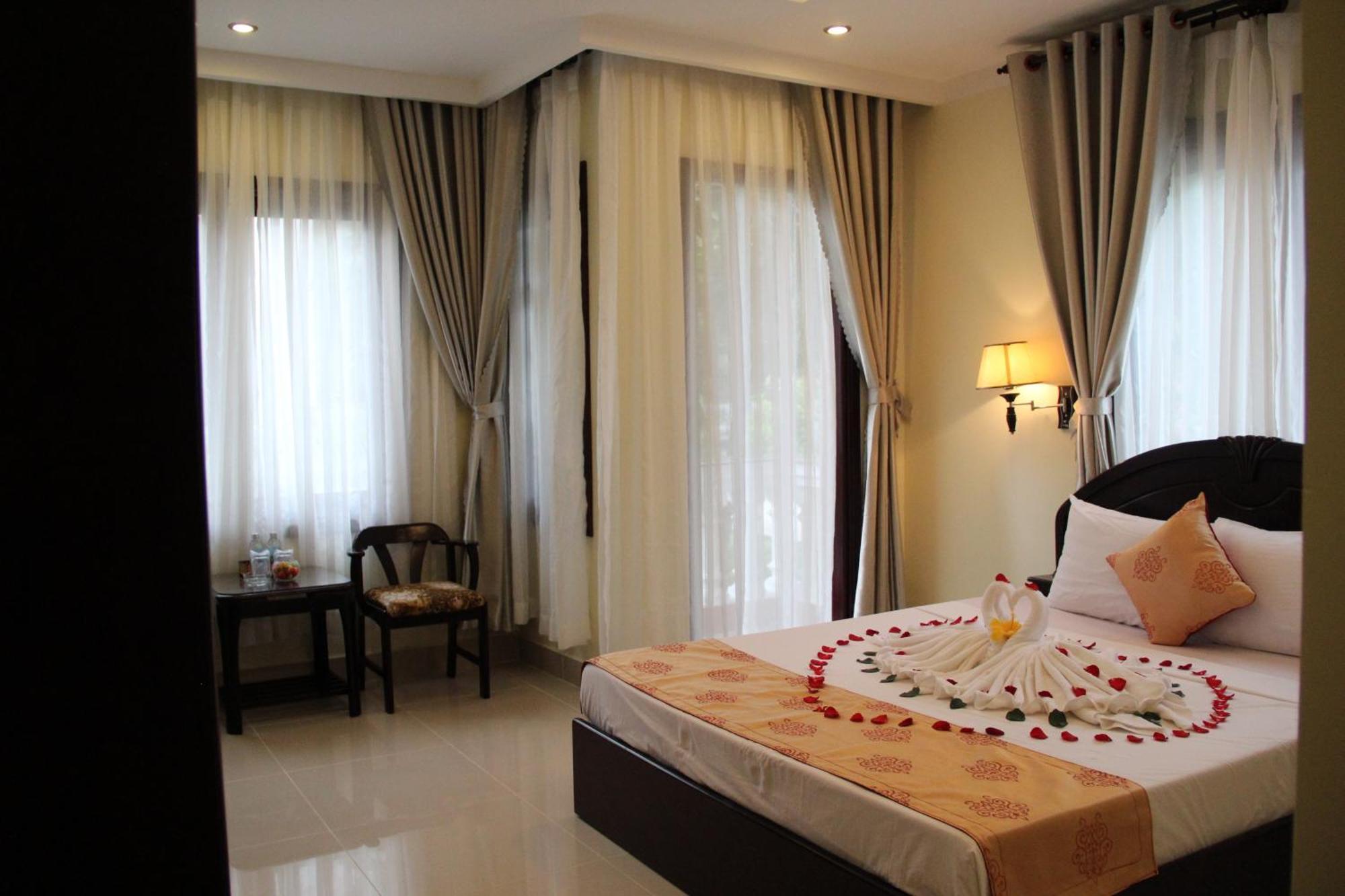 Double Room or Twin Room with Pool View