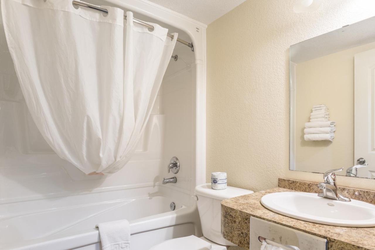 Double Room with Two Double Beds - Non-Smoking