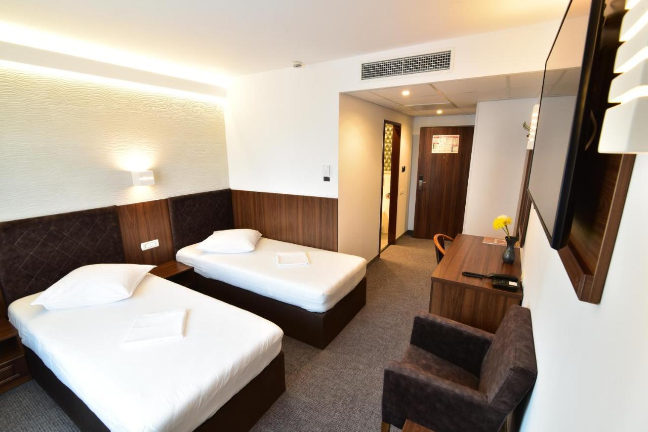 Deluxe Tweepersoonskamer met 2 Aparte Bedden