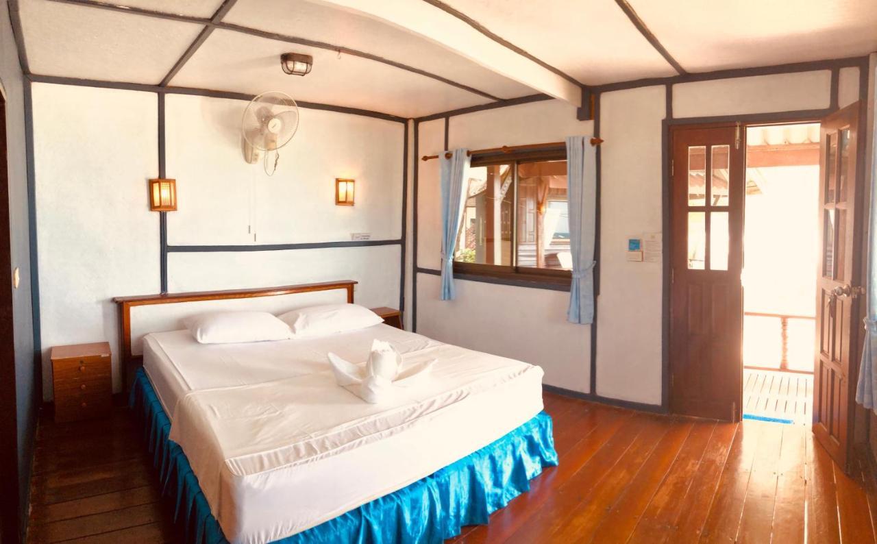 Beach Front Bungalows with Fan