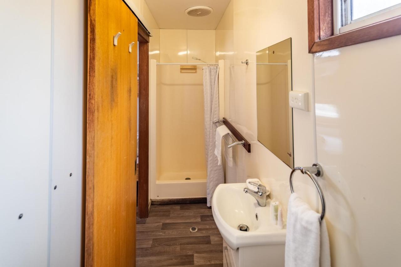 Standard Cabin – sleeps 6