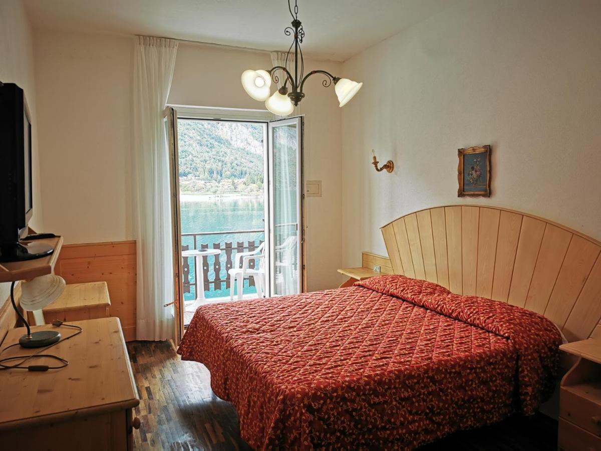 Double or Twin Room Balcony Lake Mountain View,931305469:JPEG