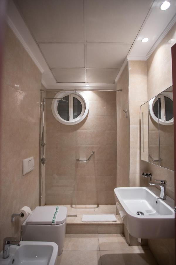 Two-Bedroom Apartment,943365649:JPEG