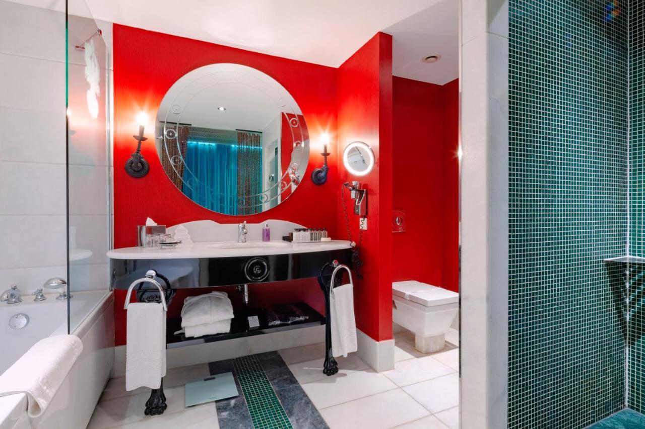 Deluxe Double Room with Partial Sea View