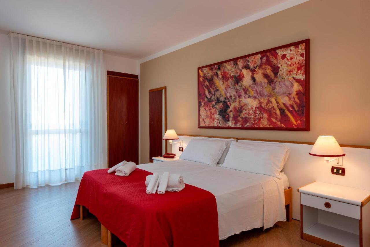 Double Room with Balcony and Sea View