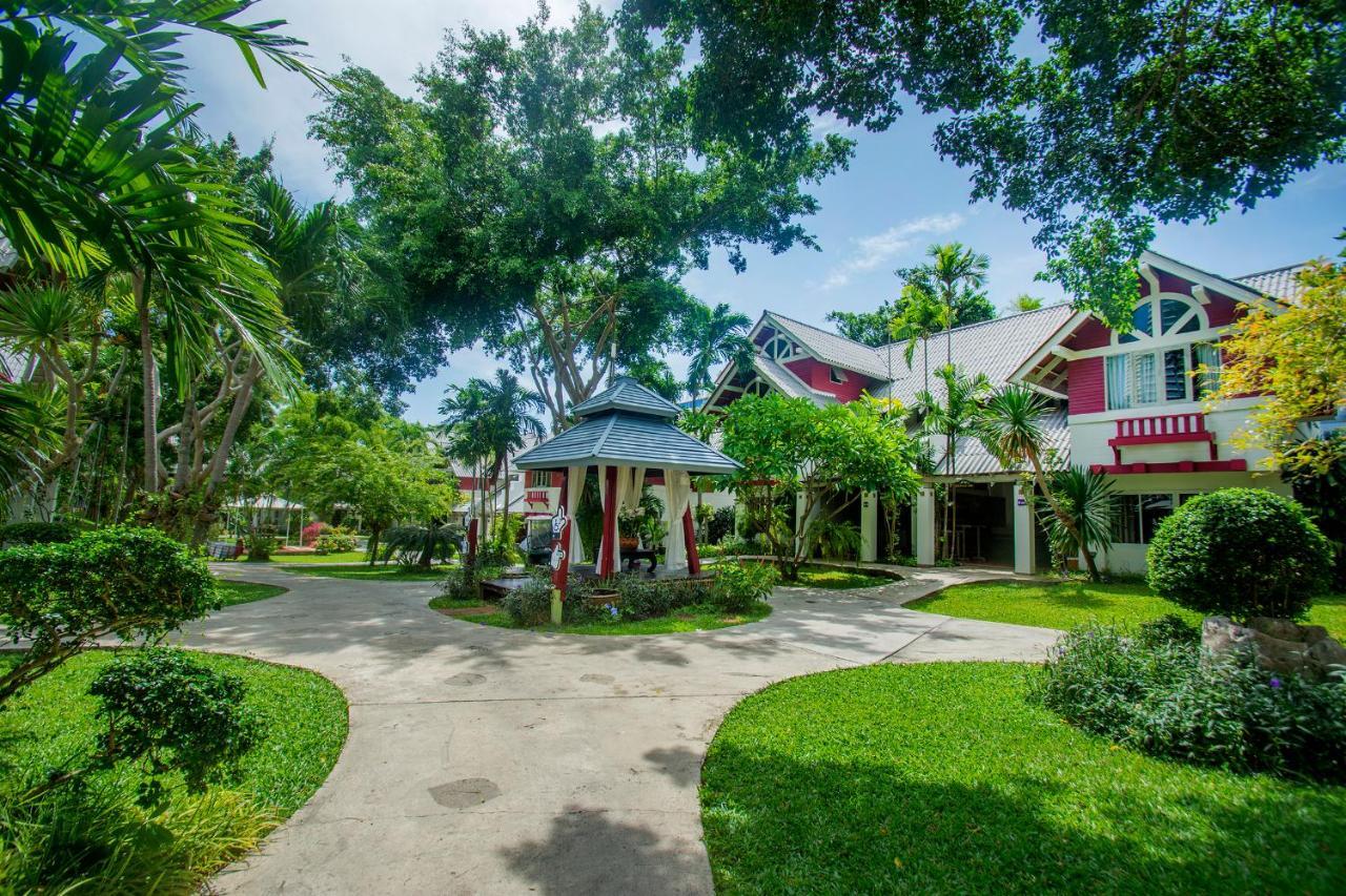 Three-Bedroom Villa - Pet Friendly