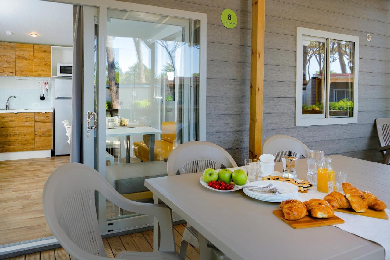 Three-Bedroom Chalet,954693997:JPEG