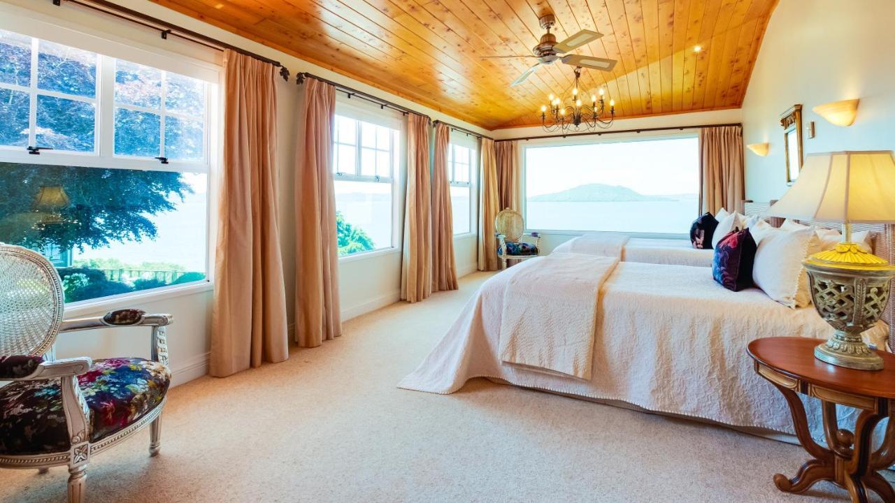 Lake View Lodge Suite