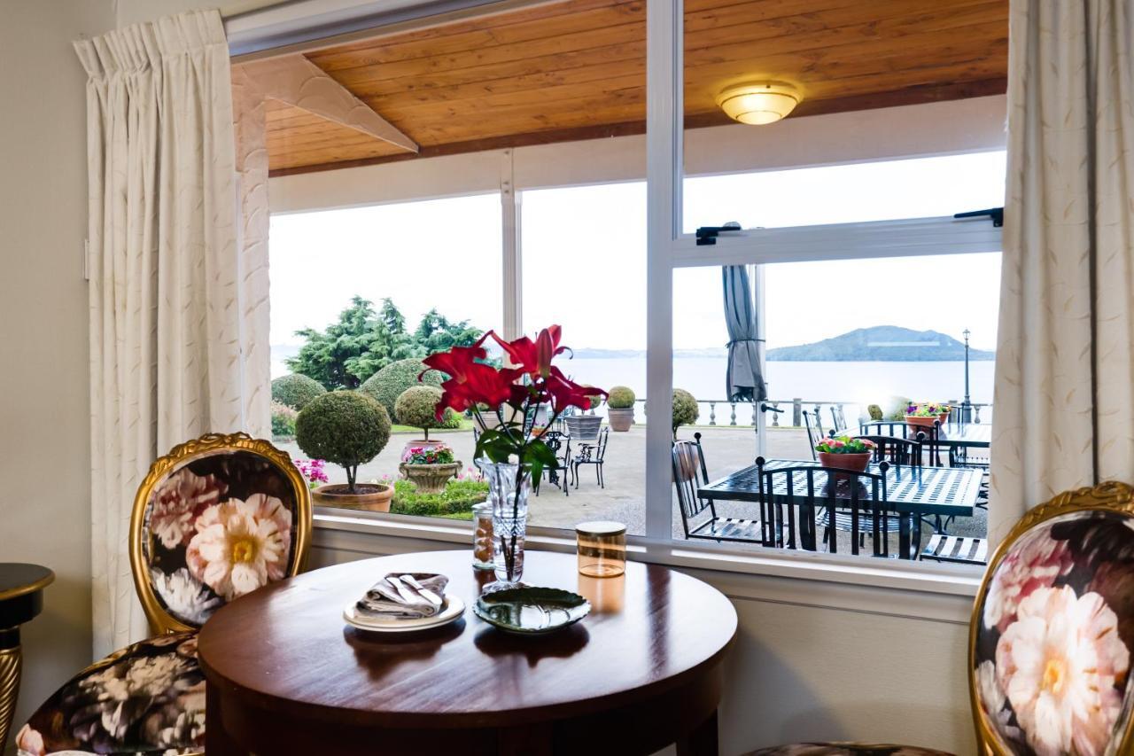 Lake View Lodge Suite