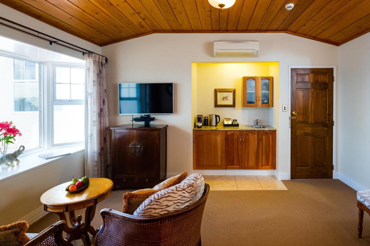 Lake View Lodge Suite