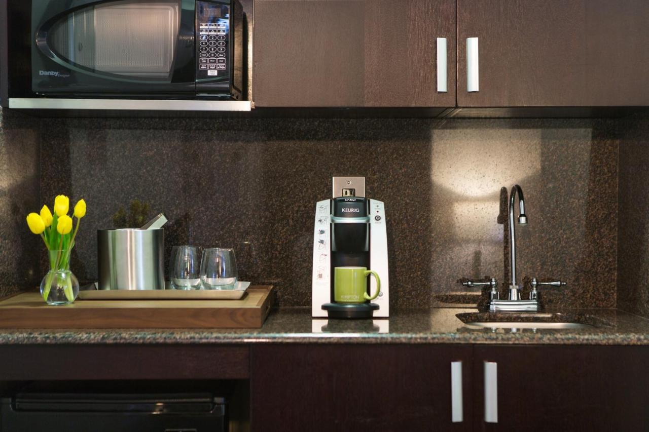 Queen Studio with Kitchenette