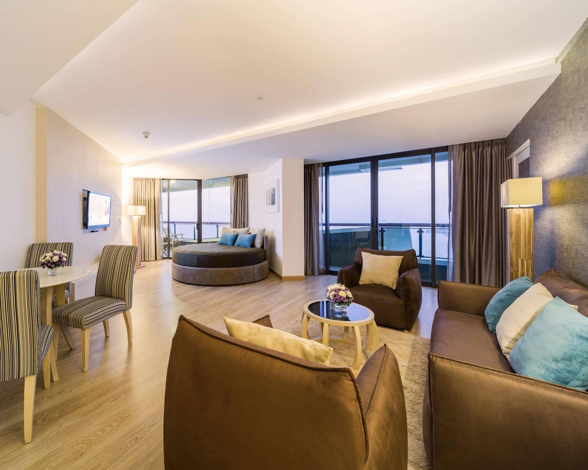 Junior Family Suite including club benefits Sea View,959537884:JPEG