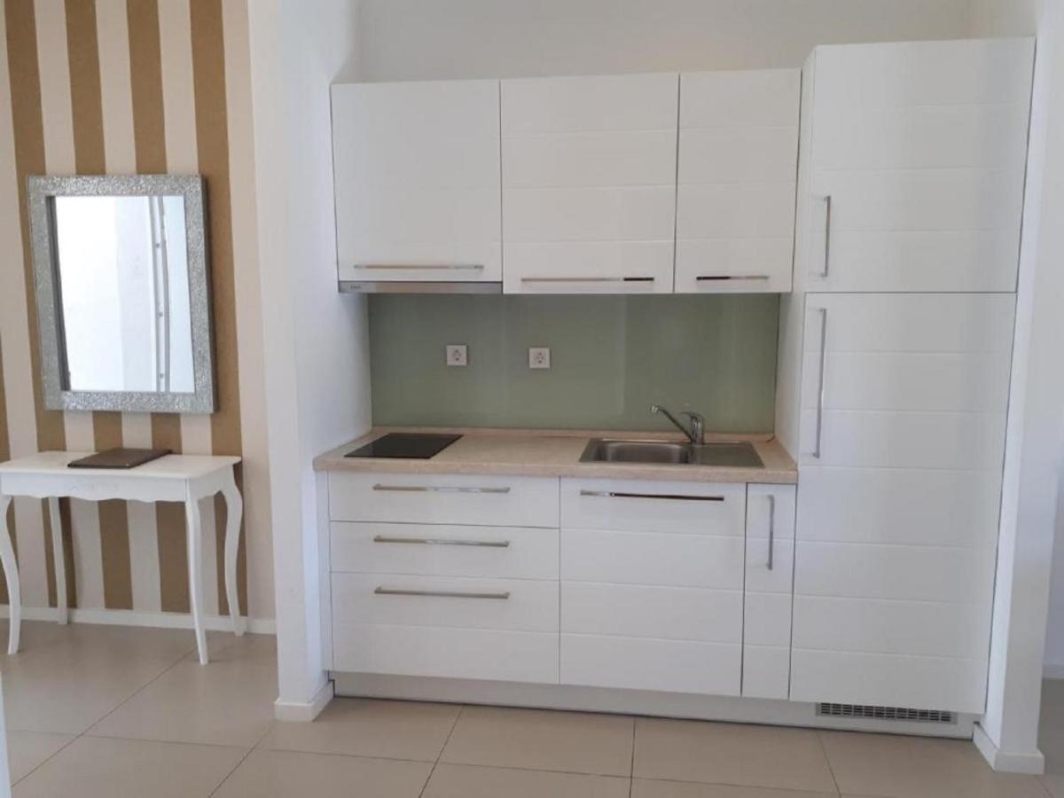 Comfort Two-Bedroom Apartment Balcony Sea View
