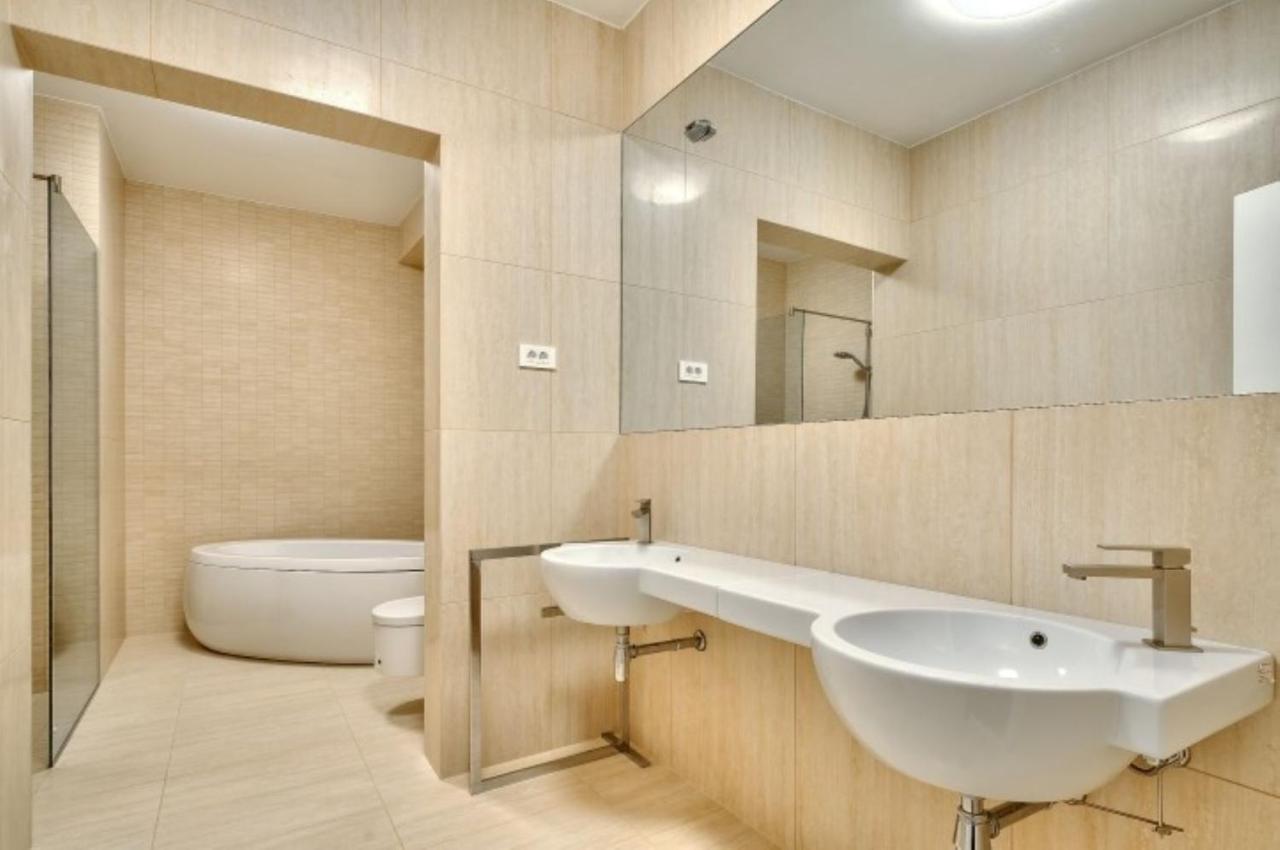 Deluxe Triple Room Balcony Sea View
