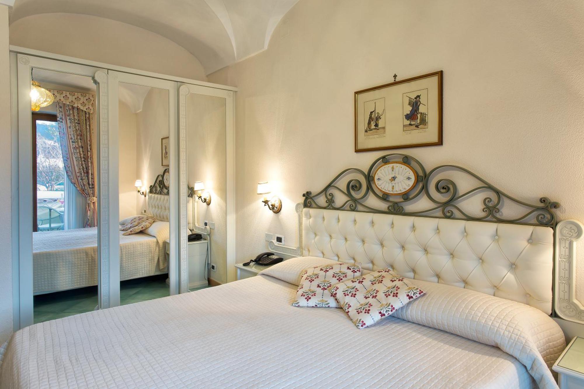 Double or Twin Room Partial Sea View
