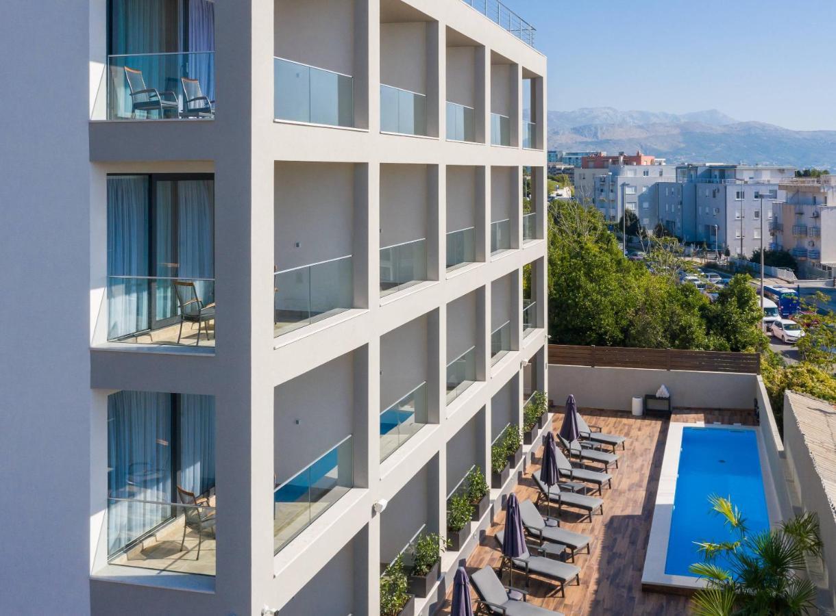 Adria King Bed Room Sea View