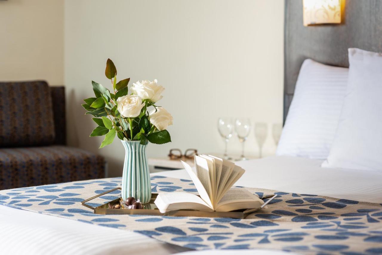 Superior Doppelzimmer mit Balkon und Poolblick
