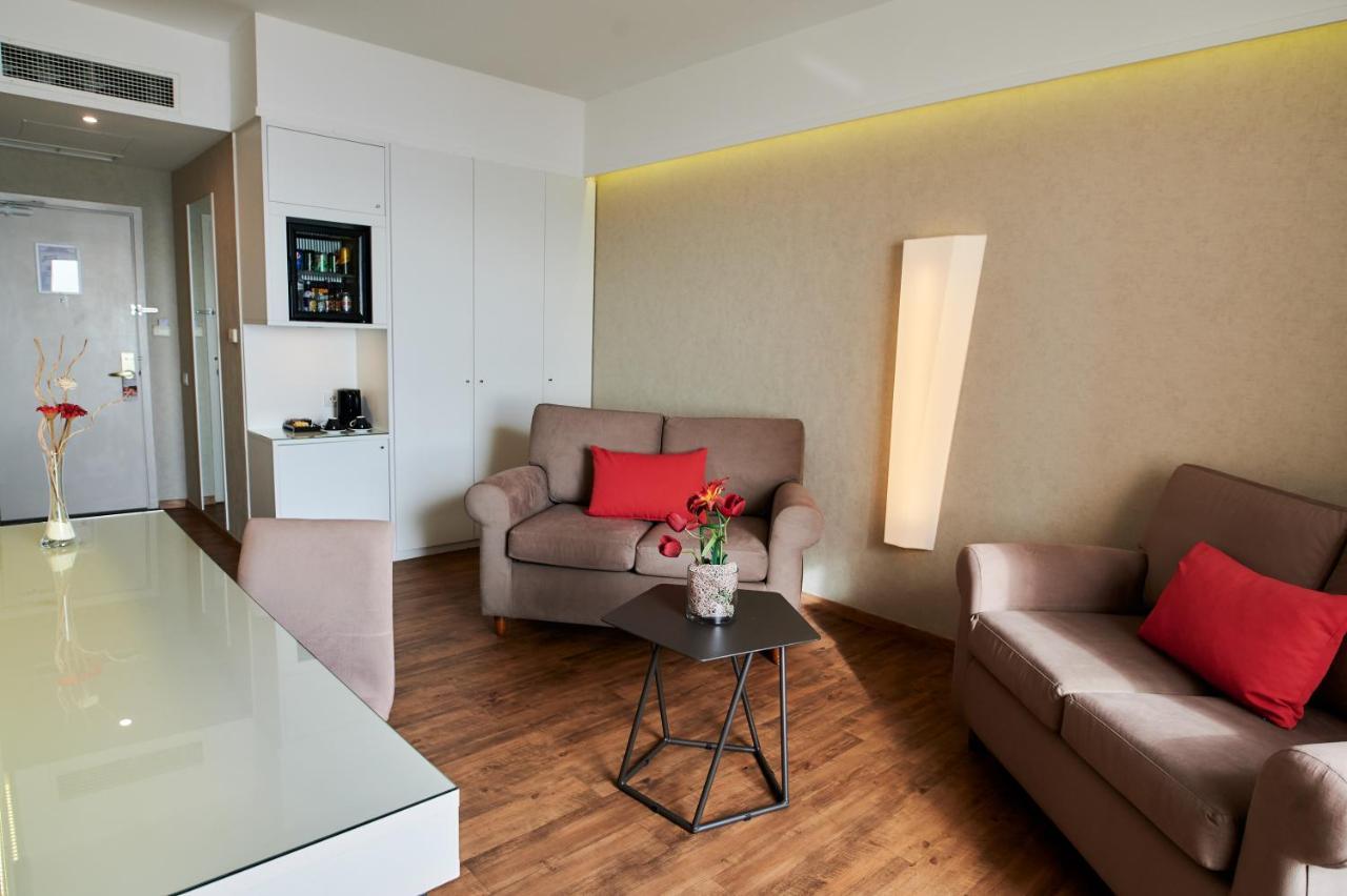 Superior Family Twin Room with Sea View - Non-Smoking