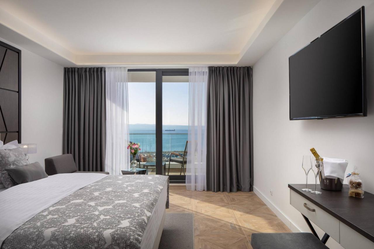 Adria King Bed Room Sea View