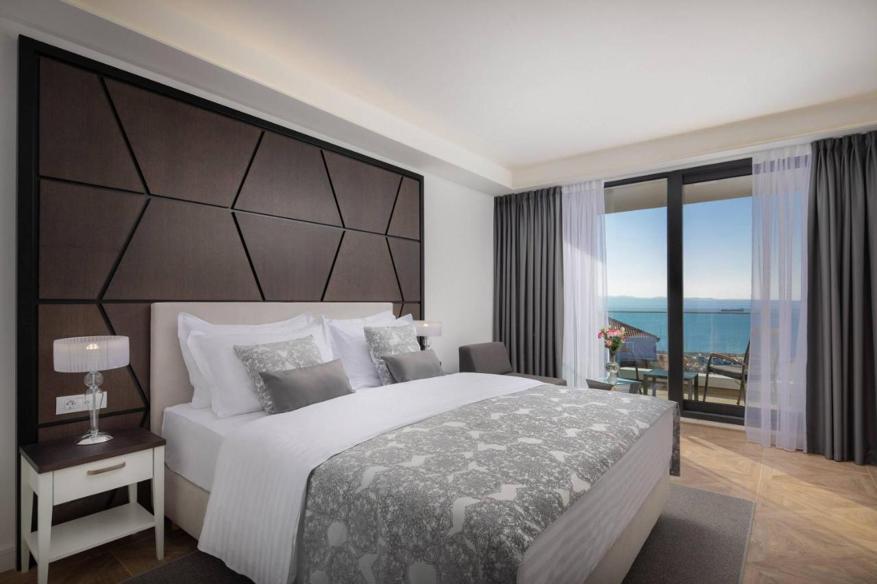 Adria King Bed Room Sea View