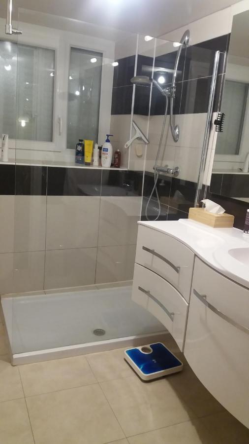 Chambre Triple avec Salle de Bains Privative