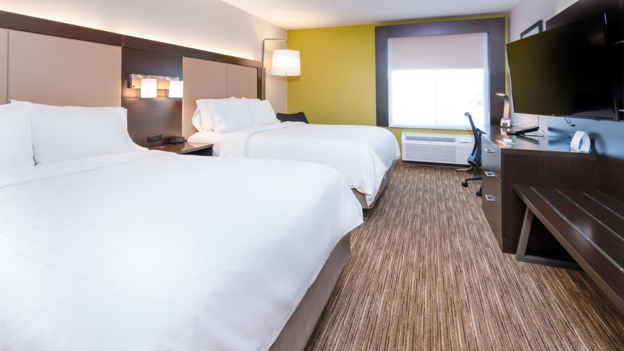 Standard Room with Two Queen Beds