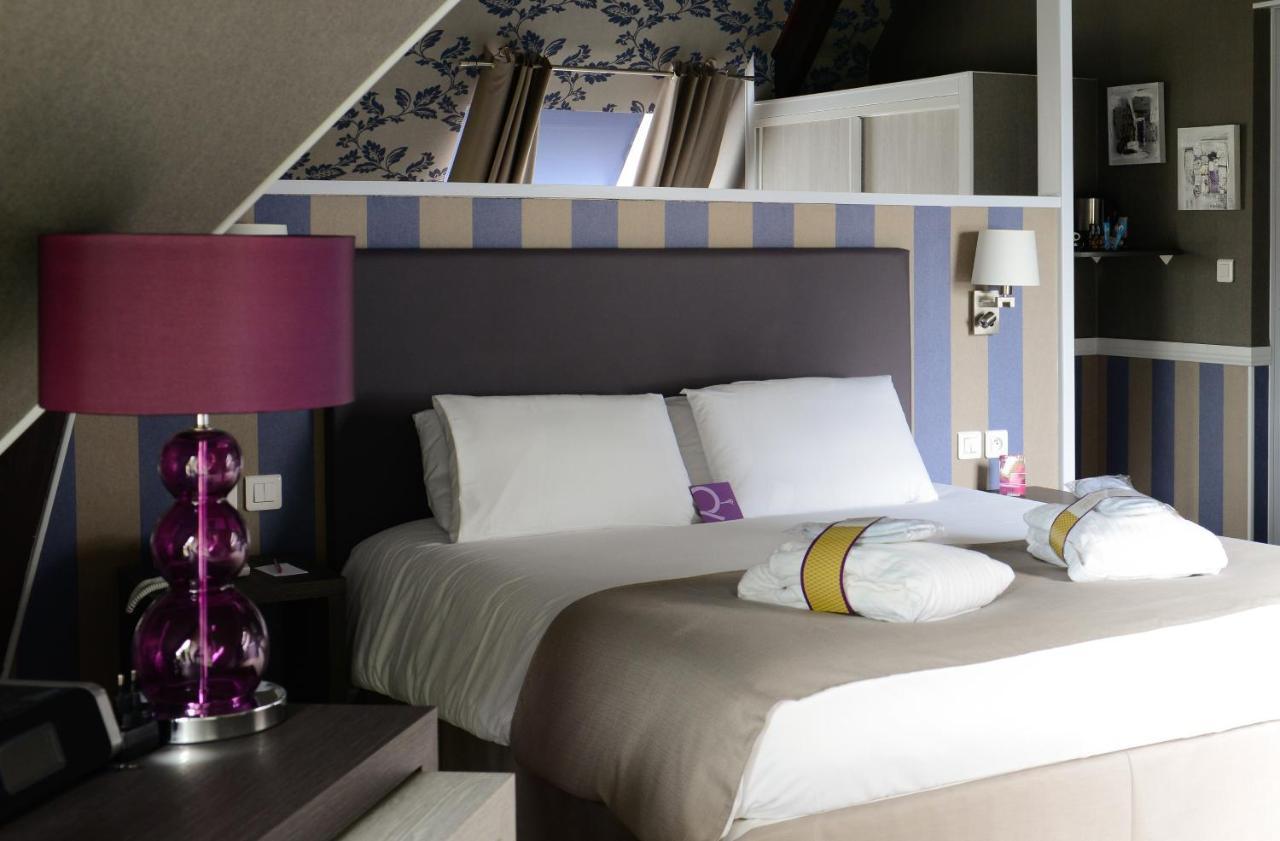 Privilege Suite One Double Bed One Sofa Bed