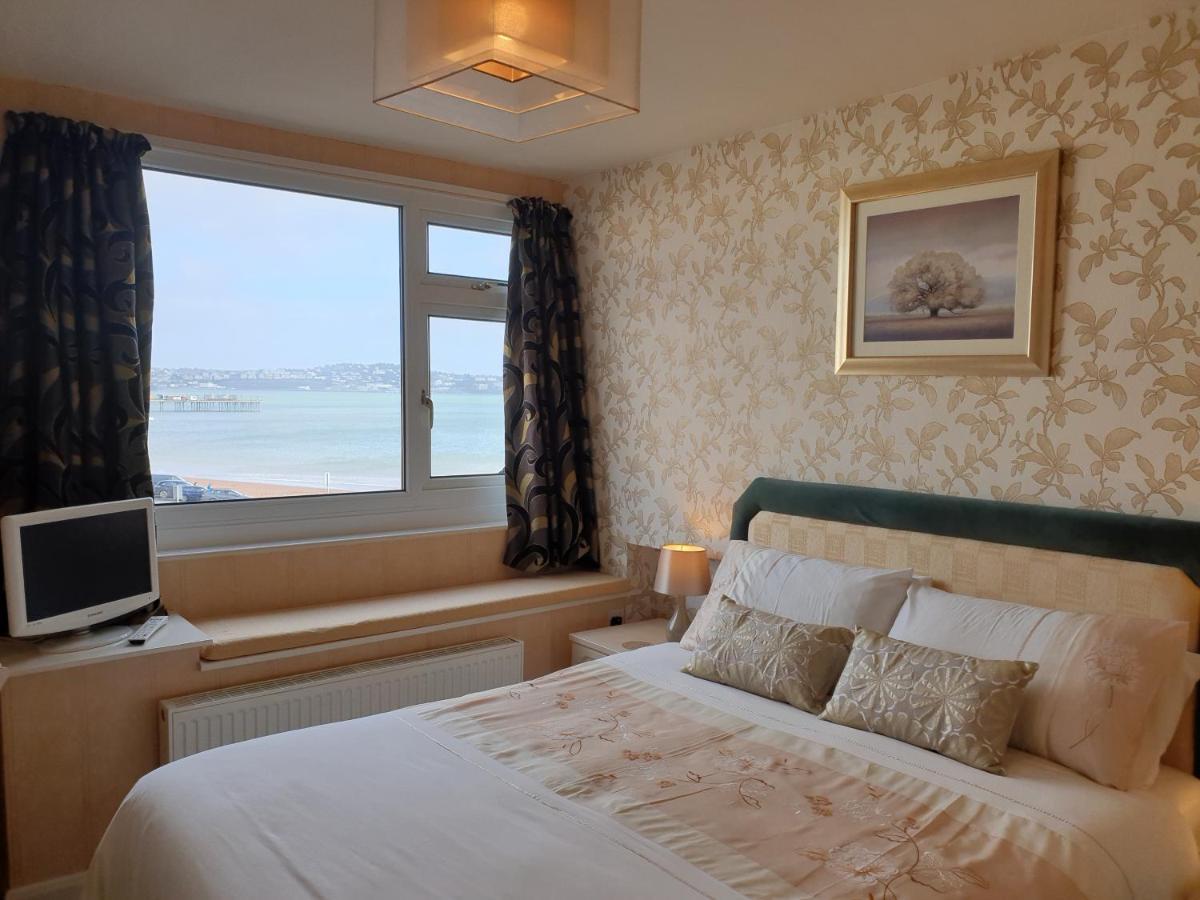 Queen Room with Sea View