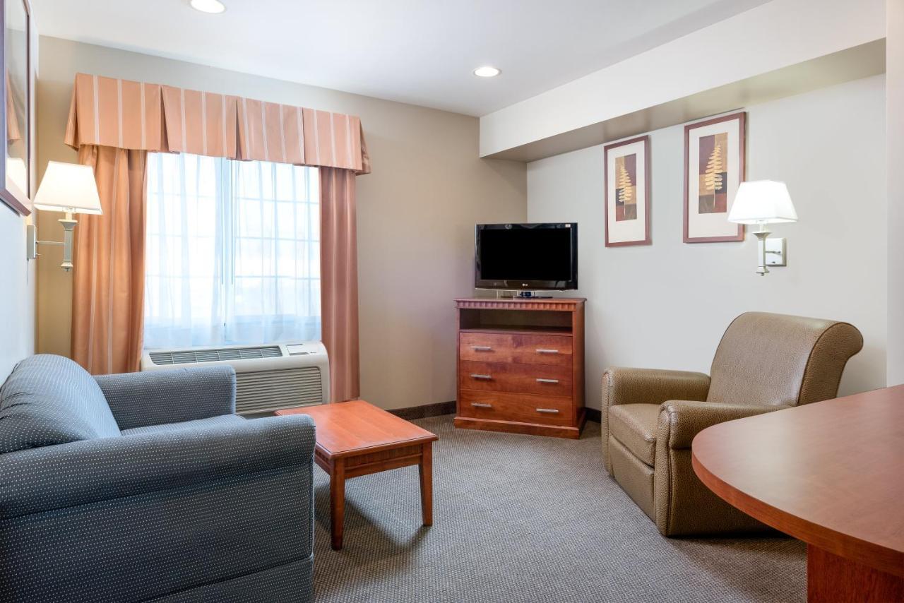 One-Bedroom King Suite