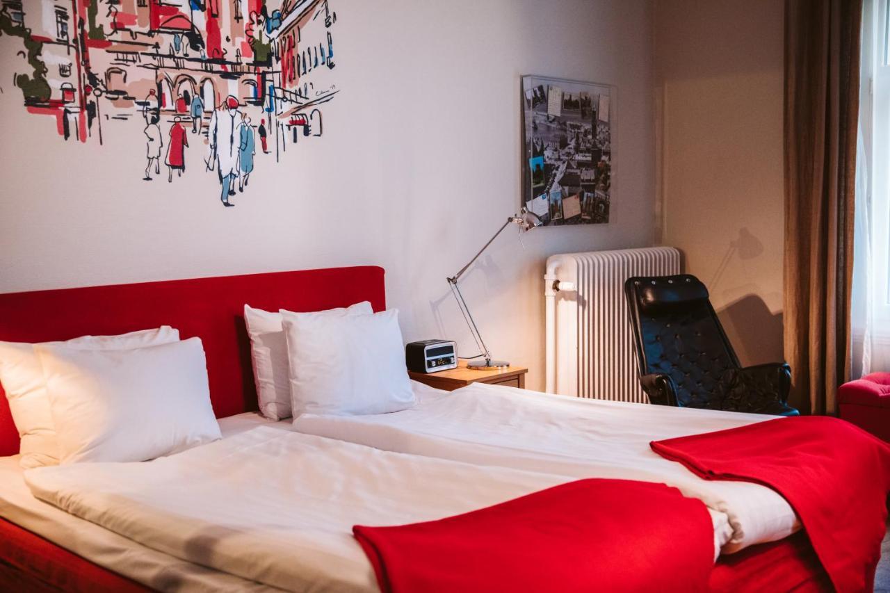 Deluxe Double King Room