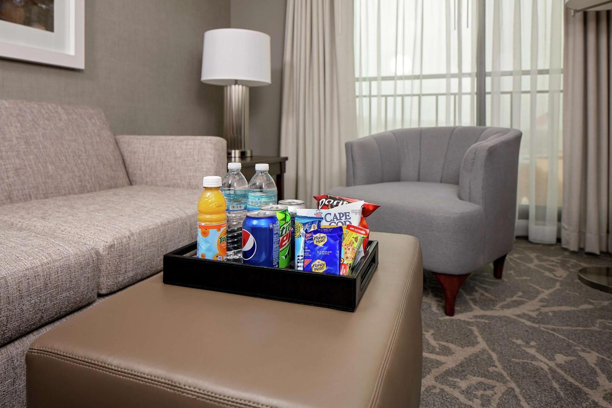 Premium King Suite - Non-Smoking