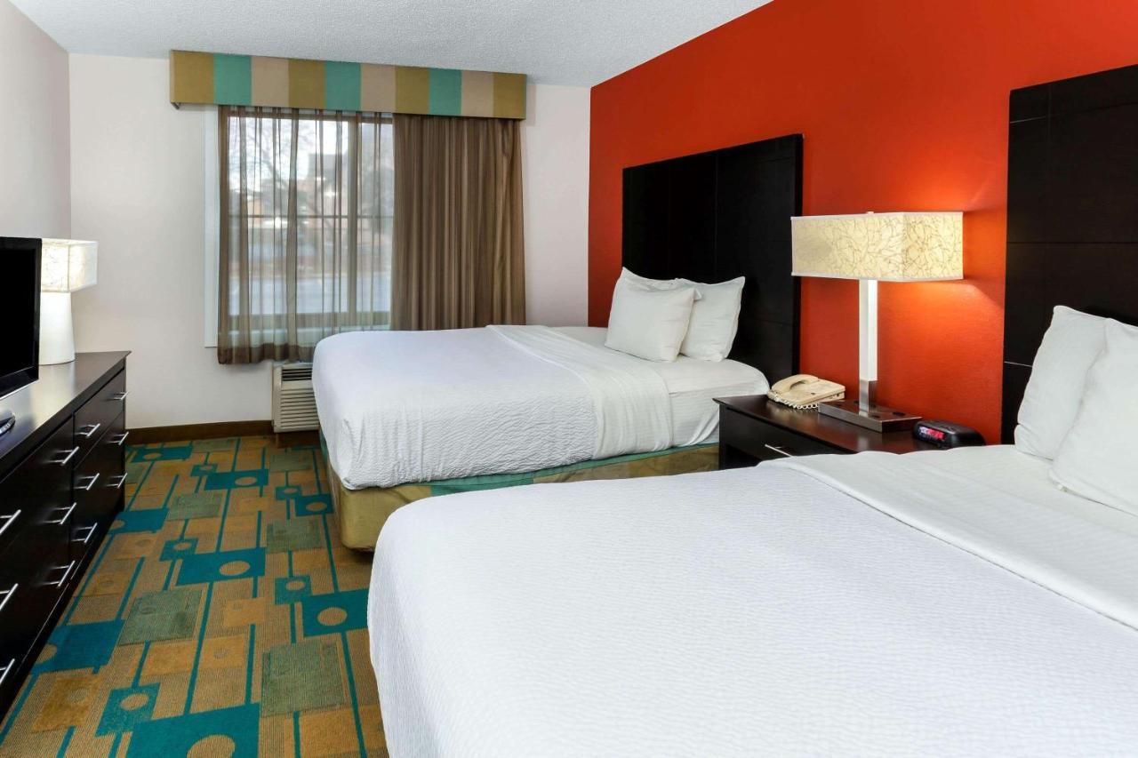 Deluxe Double Room with Two Double Beds - Non-Smoking