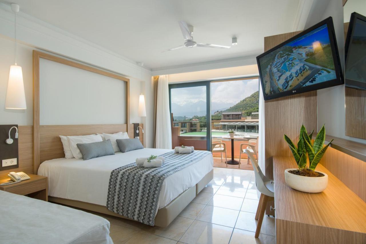 Quarto Familiar com Vista Montanhas