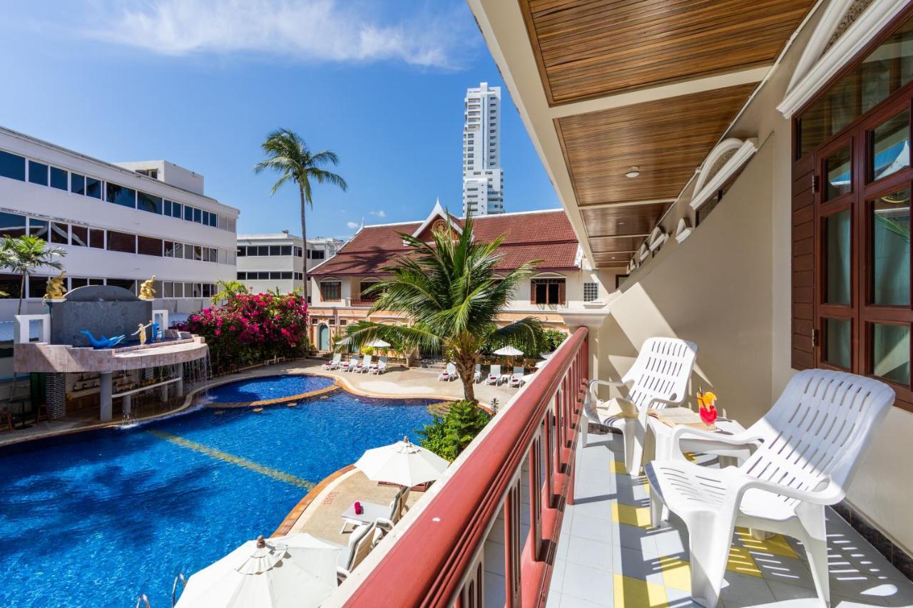 Alojamiento Deluxe con vistas a la piscina
