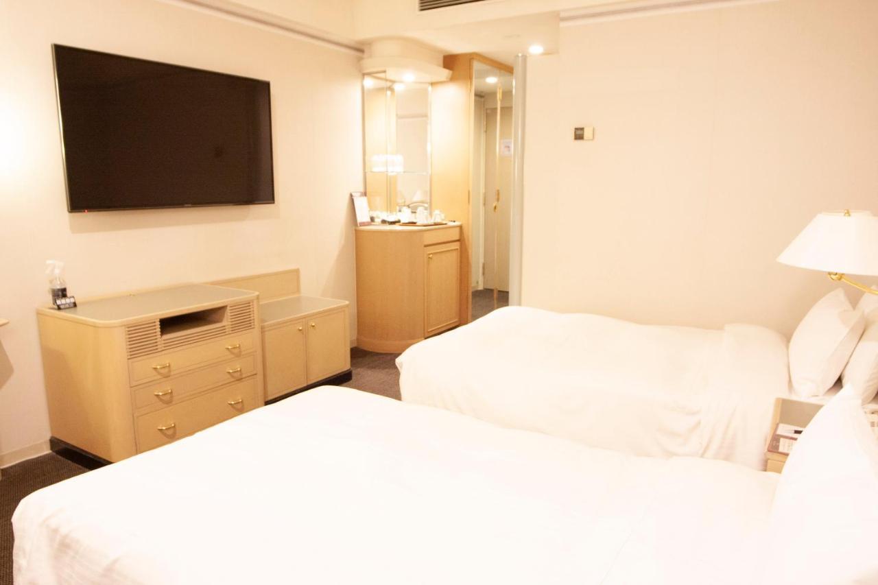One Adult Room Selected at Check-In - Non-Smoking