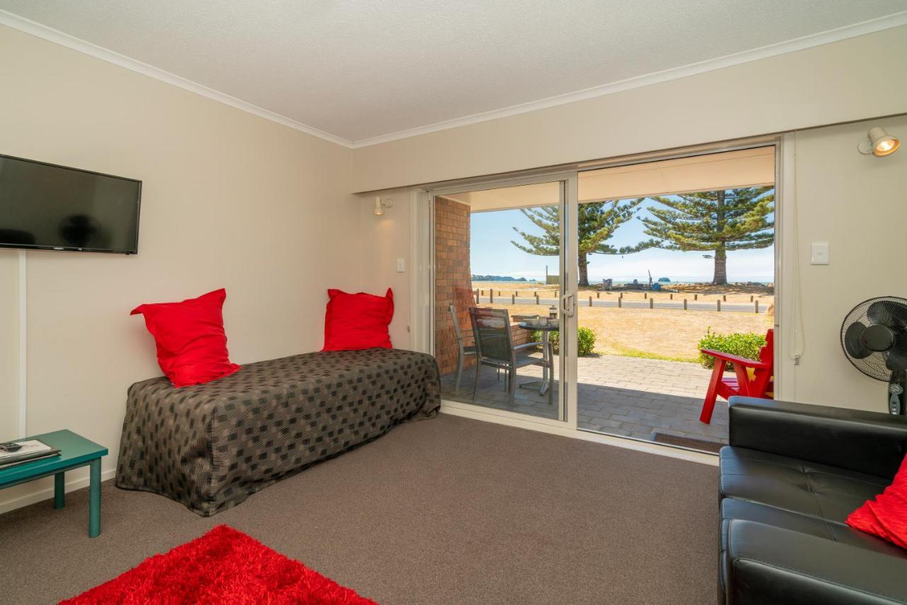 One-Bedroom Suite Sea View
