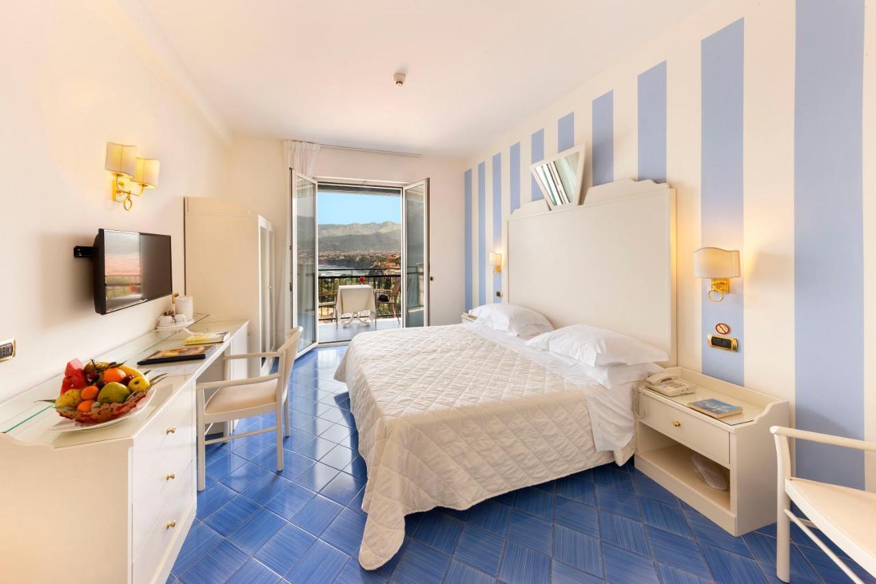 Habitación Doble con balcón y vistas al mar