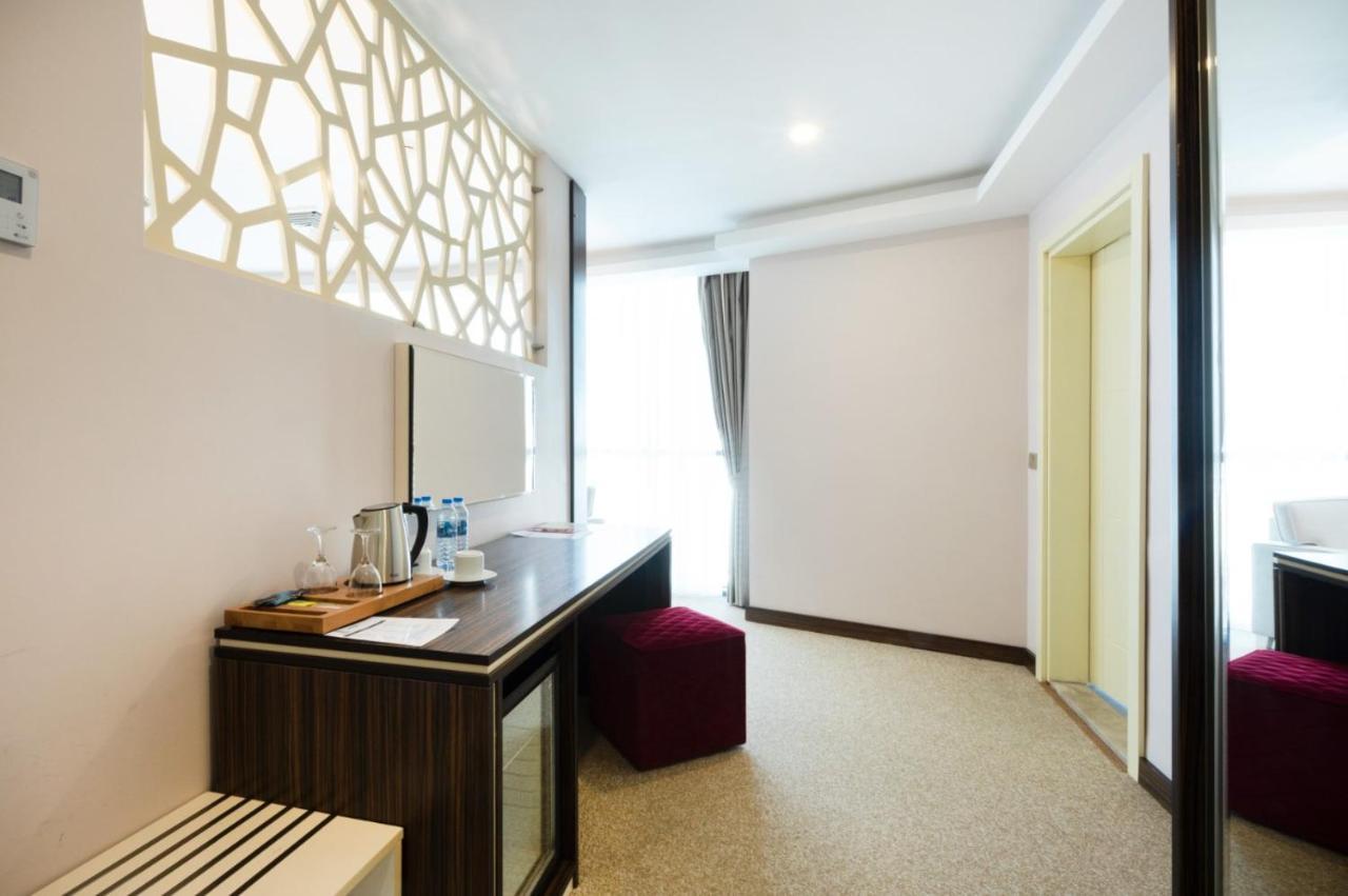 Deluxe King Suite