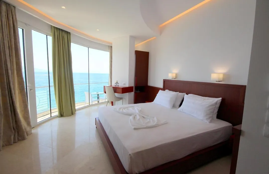 Hotel Delfini-1