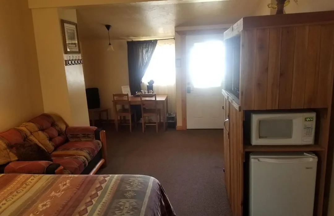Alpaca Inn, The-1