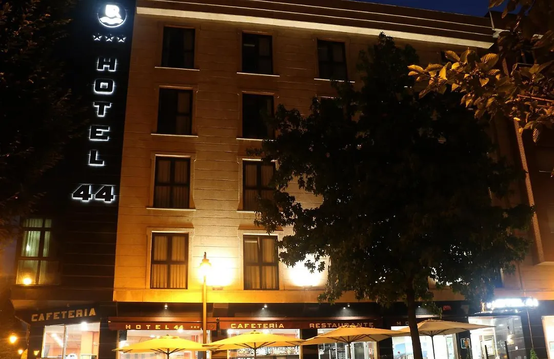 Hotel 44-1